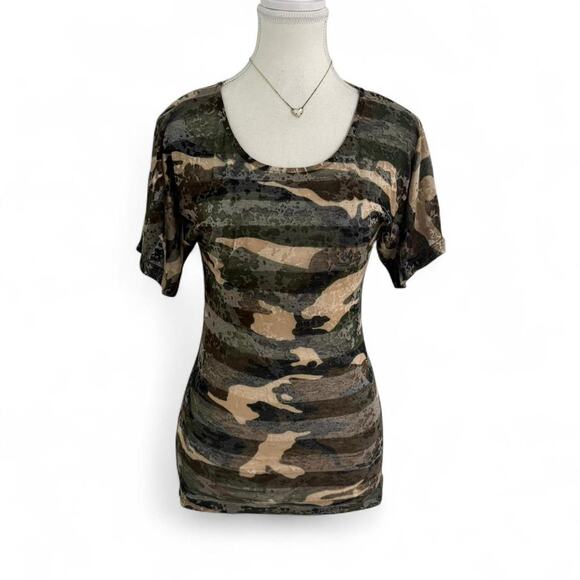 Romeo & Juliet Couture Tops - Romeo & Juliet Couture Y2K Camo 2000 Scopp Neck Top Bat Wing Sleeves Top Size XS